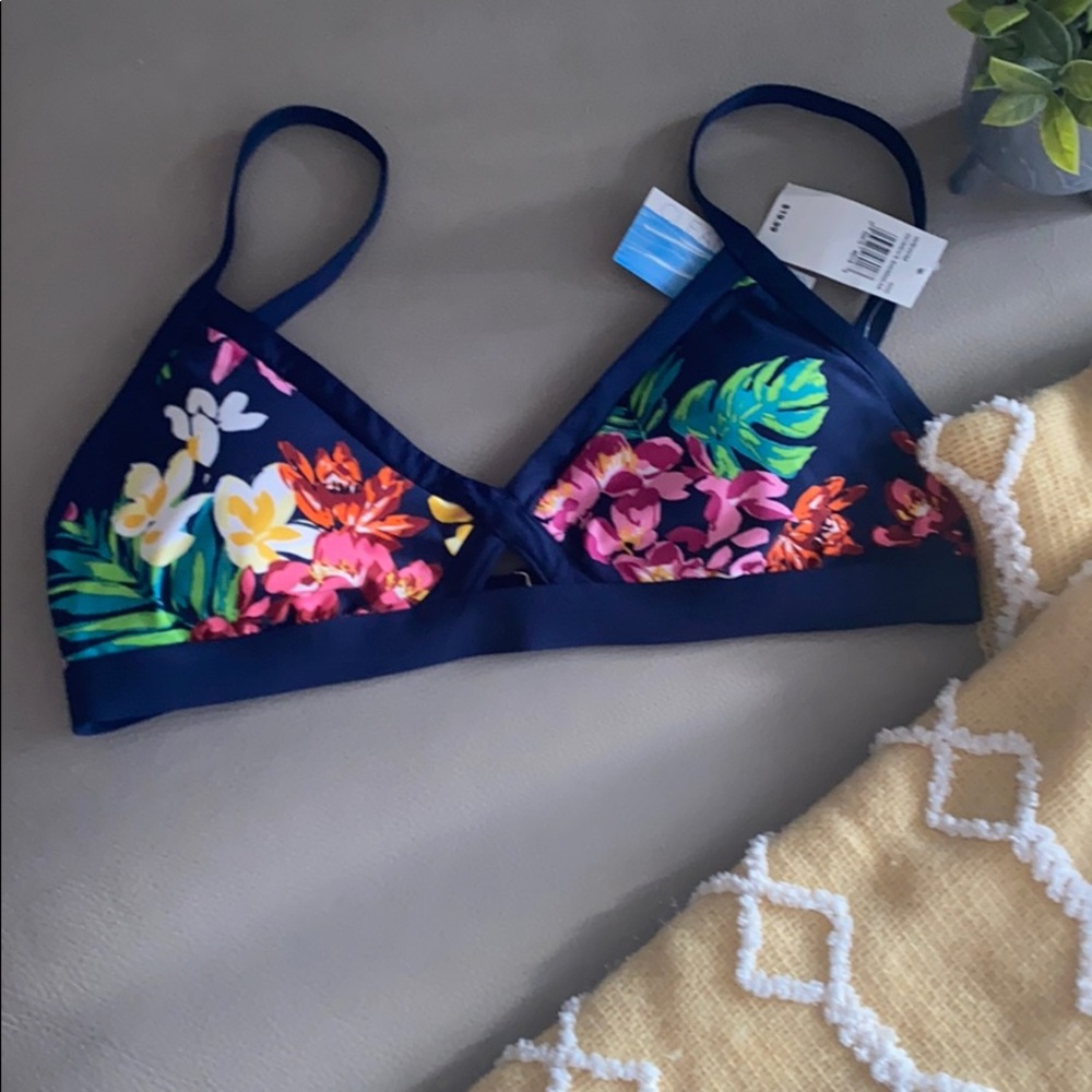 Cute swim top size med new